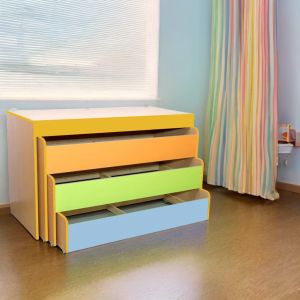 Letto per bambini a 3 livelli con ripiano